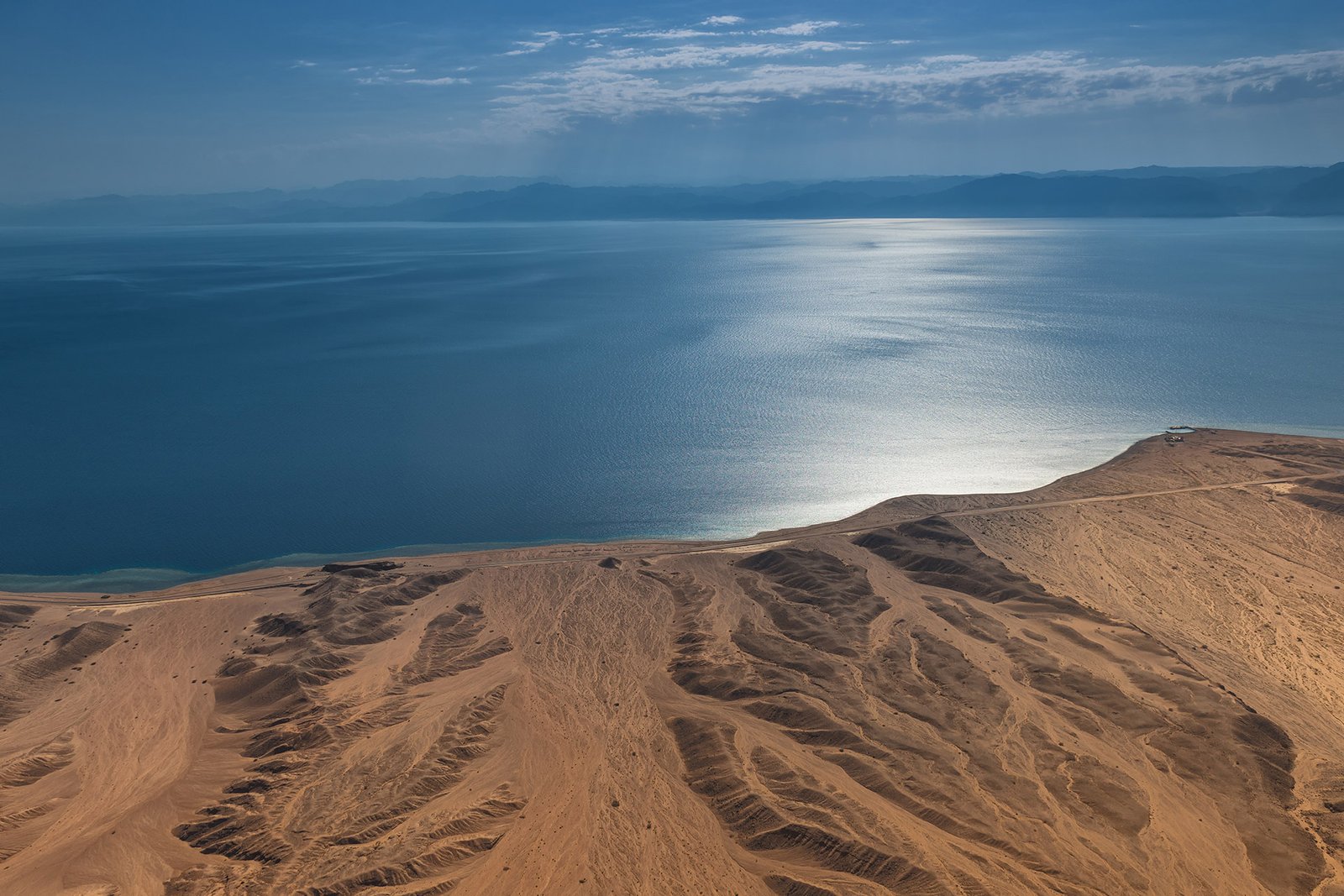 Природная зона саудовской аравии. Neom Саудовская Аравия. Город Neom в Саудовской Аравии. Пустыня руб-Эль-Хали. Саудовская Аравия побережье красного моря.